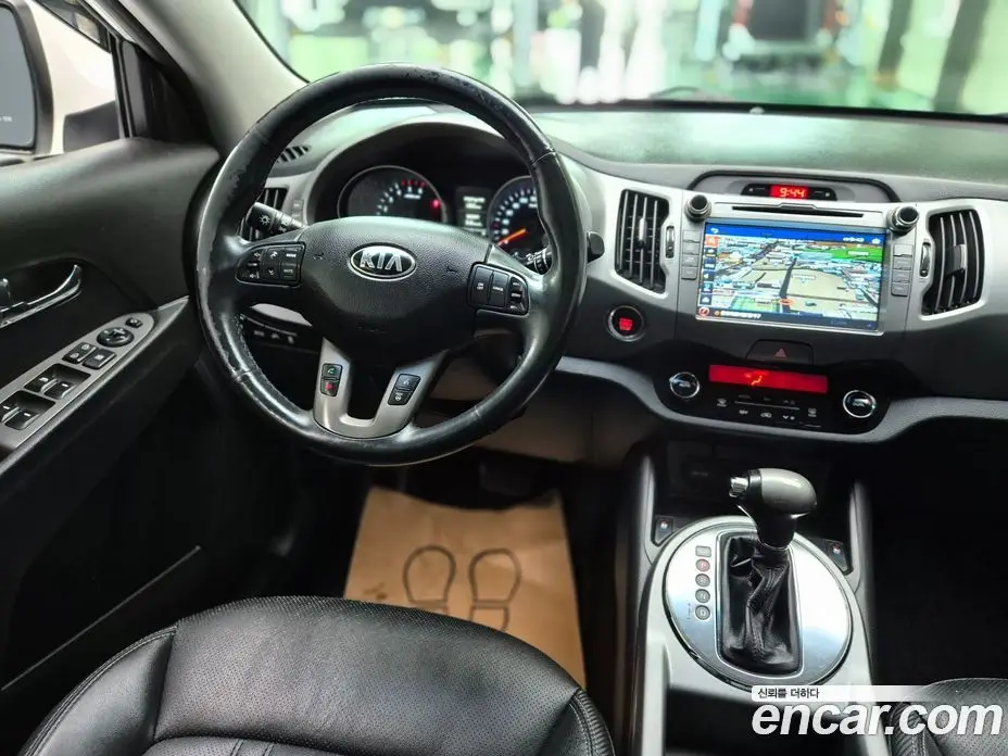 Kia Sportage 2015 2.0 автомат (гидро), фото 9