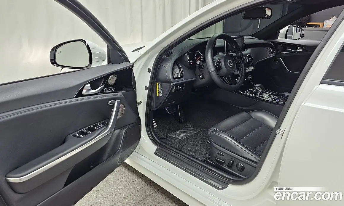 Kia Stinger 2017 2.0 автомат (гидро), фото 13