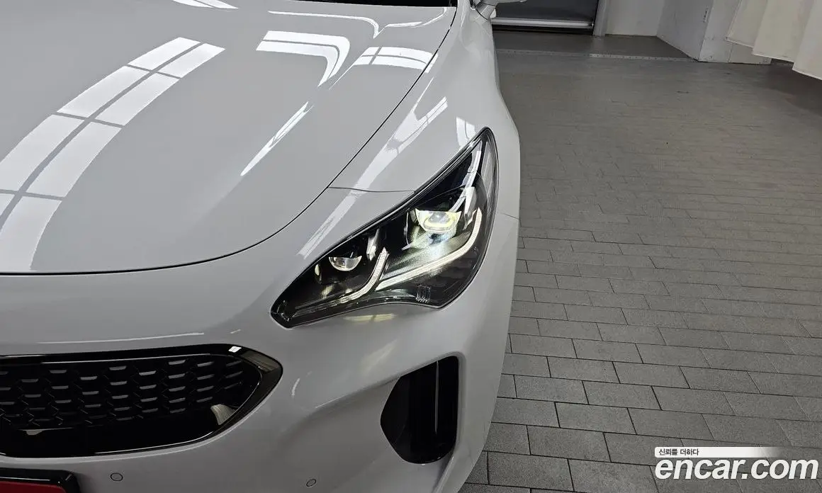 Kia Stinger 2017 2.0 автомат (гидро), фото 8