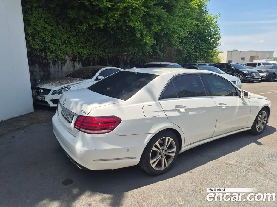 Mercedes-Benz E-Class 2013 2.1 автомат (гидро), фото 4 Mercedes-Benz E-Class 2013 2.1 автомат (гидро), фото 4