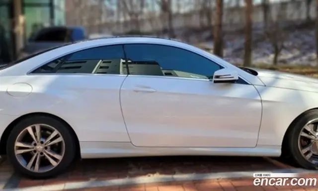 Mercedes-Benz E-Class 2014 2.0 автомат (гидро), миниатюра 3