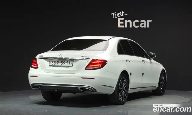 Mercedes-Benz E-Class 2019 1.9 автомат (гидро), миниатюра 2