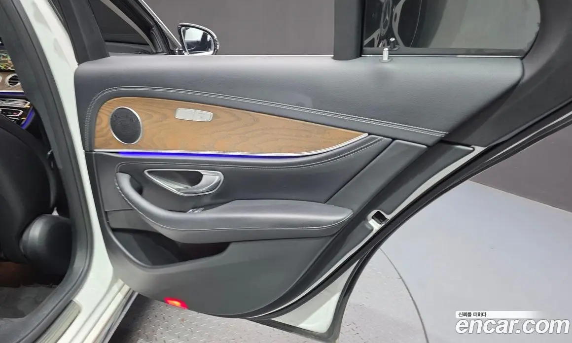 Mercedes-Benz E-Class 2019 1.9 автомат (гидро), фото 15