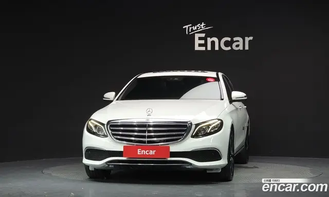 Mercedes-Benz E-Class 2019 1.9 автомат (гидро), миниатюра 3