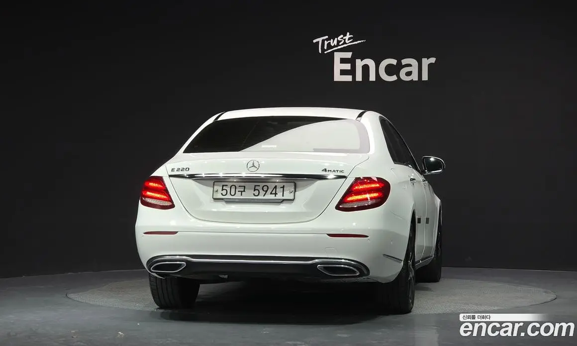 Mercedes-Benz E-Class 2019 1.9 автомат (гидро), фото 4