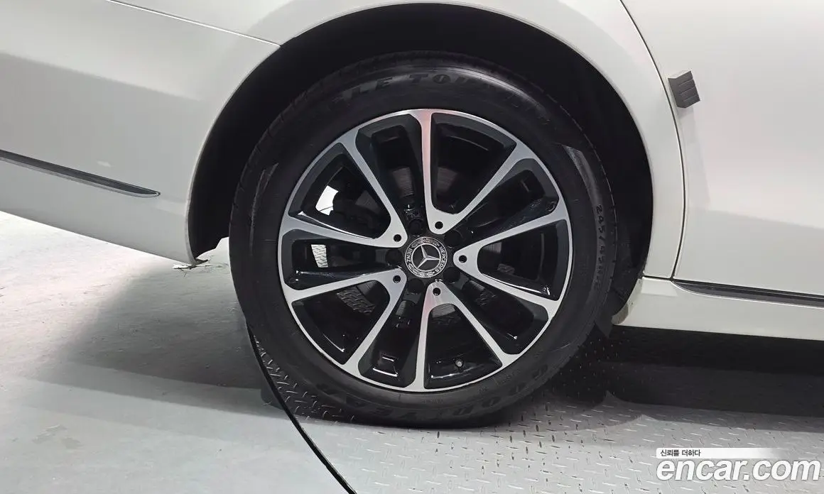 Mercedes-Benz E-Class 2019 1.9 автомат (гидро), фото 5
