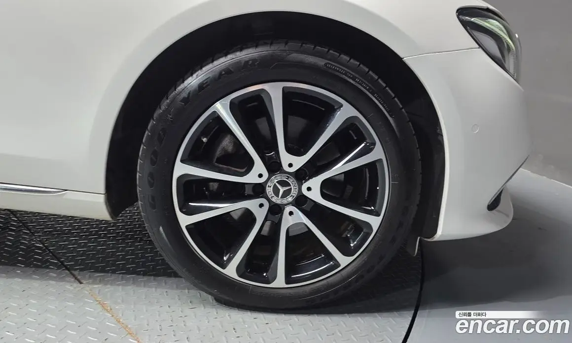 Mercedes-Benz E-Class 2019 1.9 автомат (гидро), фото 7