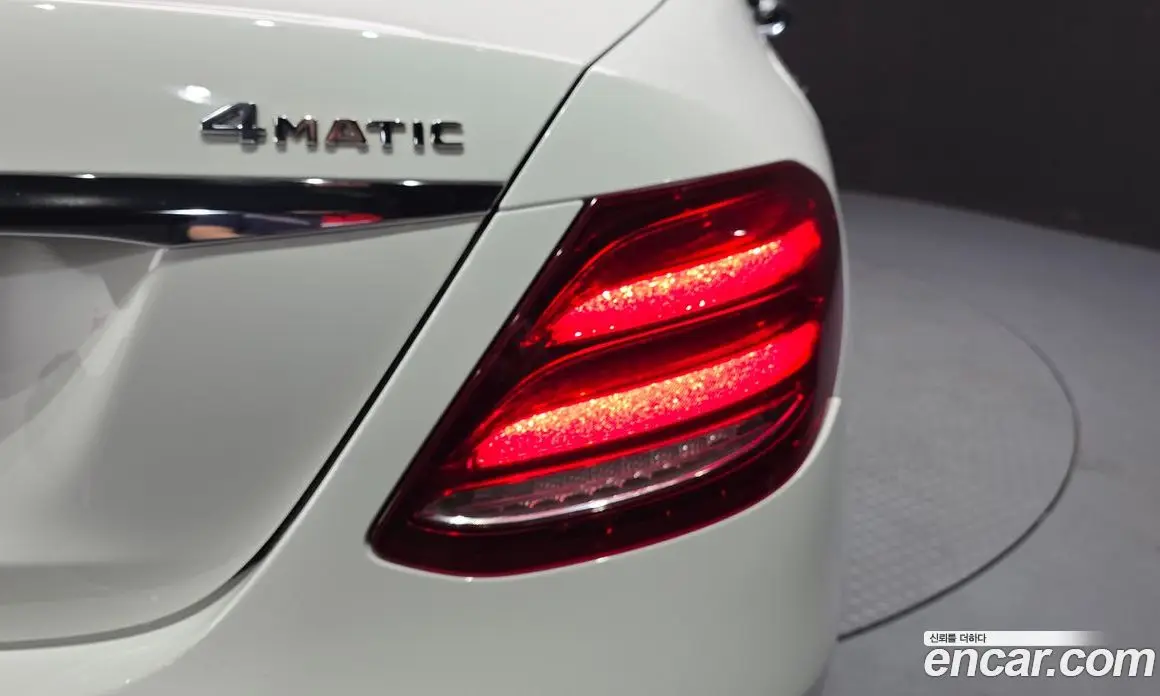 Mercedes-Benz E-Class 2019 1.9 автомат (гидро), фото 9