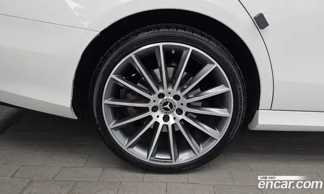 Mercedes-Benz E-Class 2022 2.0 автомат (гидро), миниатюра 5 Mercedes-Benz E-Class 2022 2.0 автомат (гидро), миниатюра 5