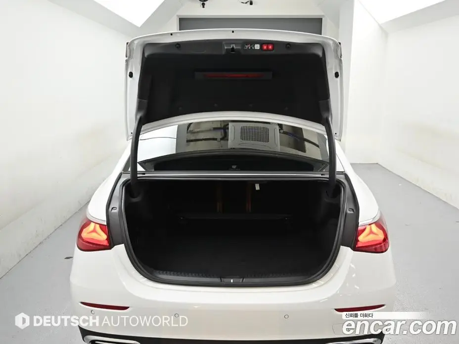 Mercedes-Benz E-Class 2024 3.0 автомат (гидро), фото 19