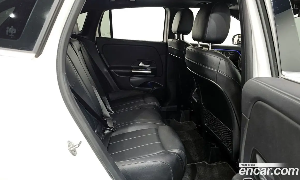 Mercedes-Benz GLA-Class 2021 2.0 автомат (гидро), фото 12