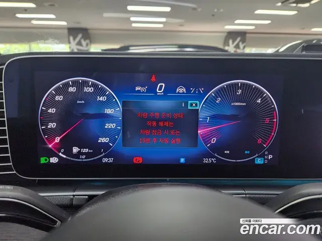 Mercedes-Benz GLE-Class 2023 3.0 автомат (гидро), миниатюра 4