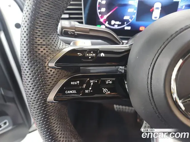 Mercedes-Benz GLE-Class 2023 3.0 автомат (гидро), миниатюра 5