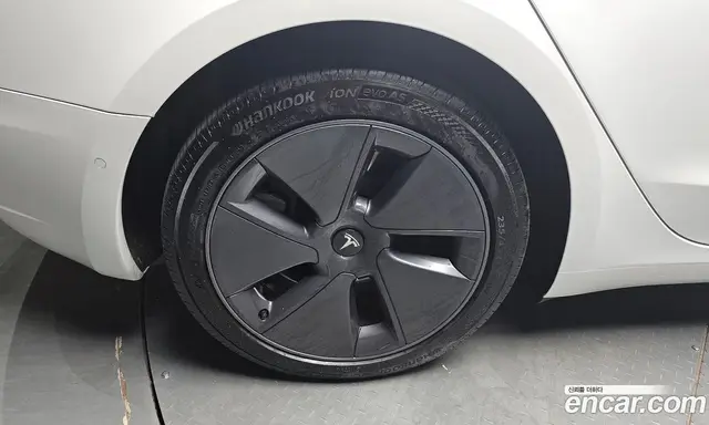 Tesla Model 3 2022 0.2 автомат (гидро), миниатюра 5 Tesla Model 3 2022 0.2 автомат (гидро), миниатюра 5