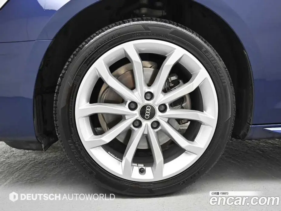 Audi A4 2023 2.0 автомат (гидро), фото 5