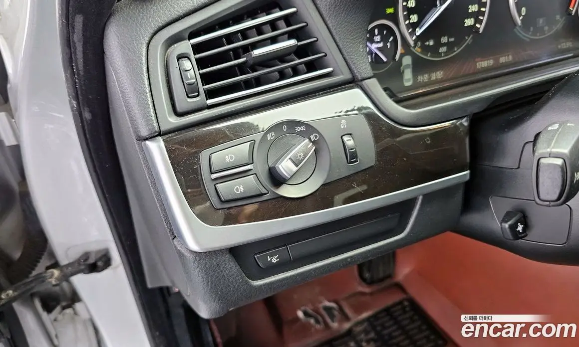 BMW 5 серия 2011 2.0 автомат (гидро), фото 18