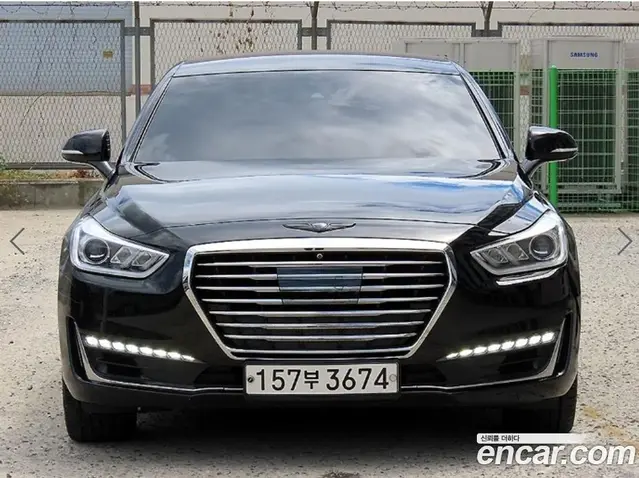 Genesis EQ900, 2016, 303 381 км