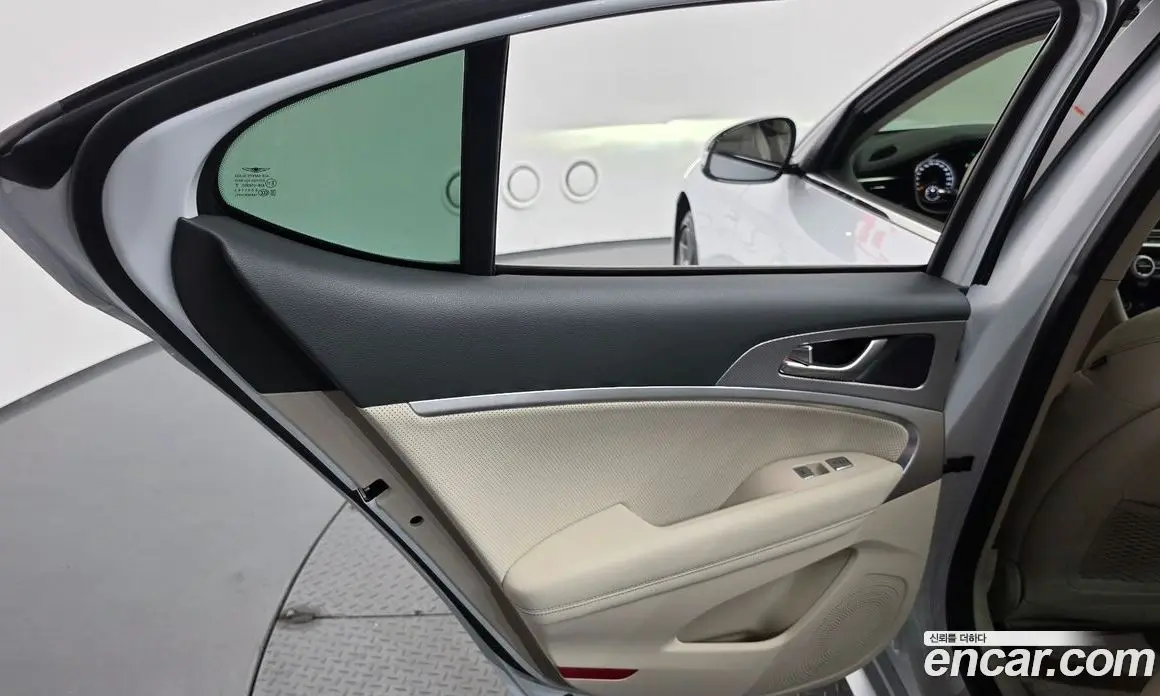 Genesis G70 2022 2.0 автомат (гидро), фото 15