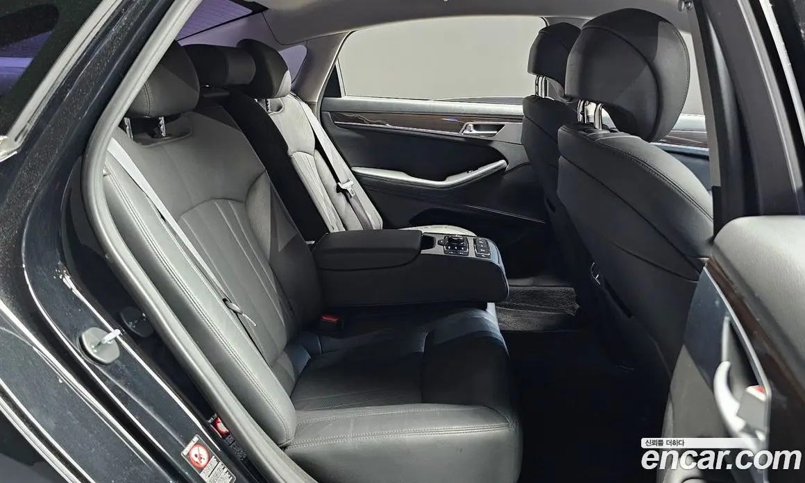 Genesis G80 2016 3.3 автомат (гидро), фото 18 Genesis G80 2016 3.3 автомат (гидро), фото 18