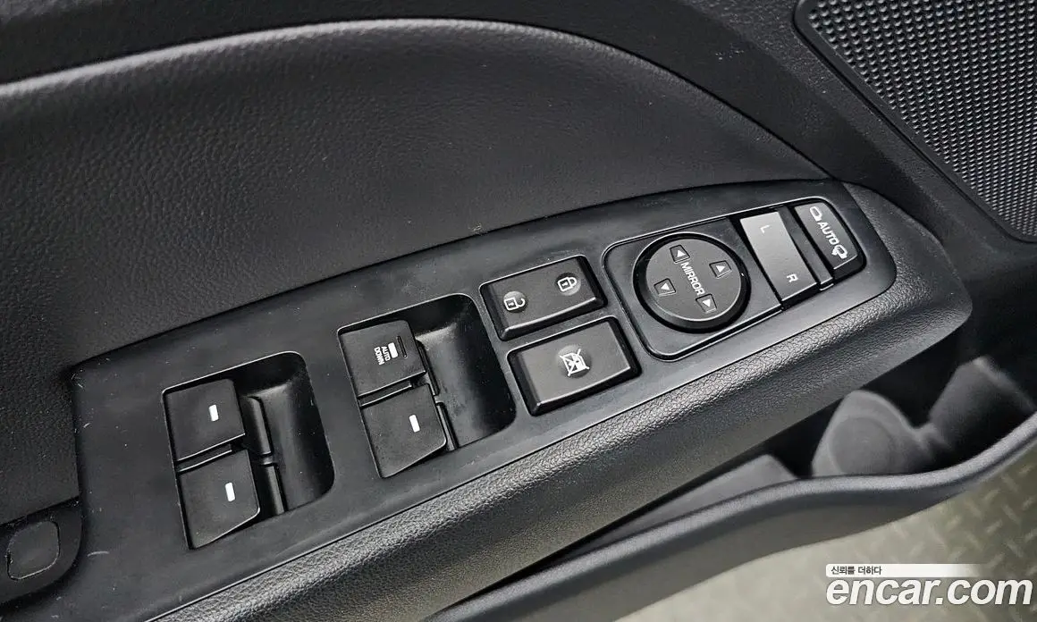 Hyundai Avante 2018 1.6 автомат (гидро), фото 13