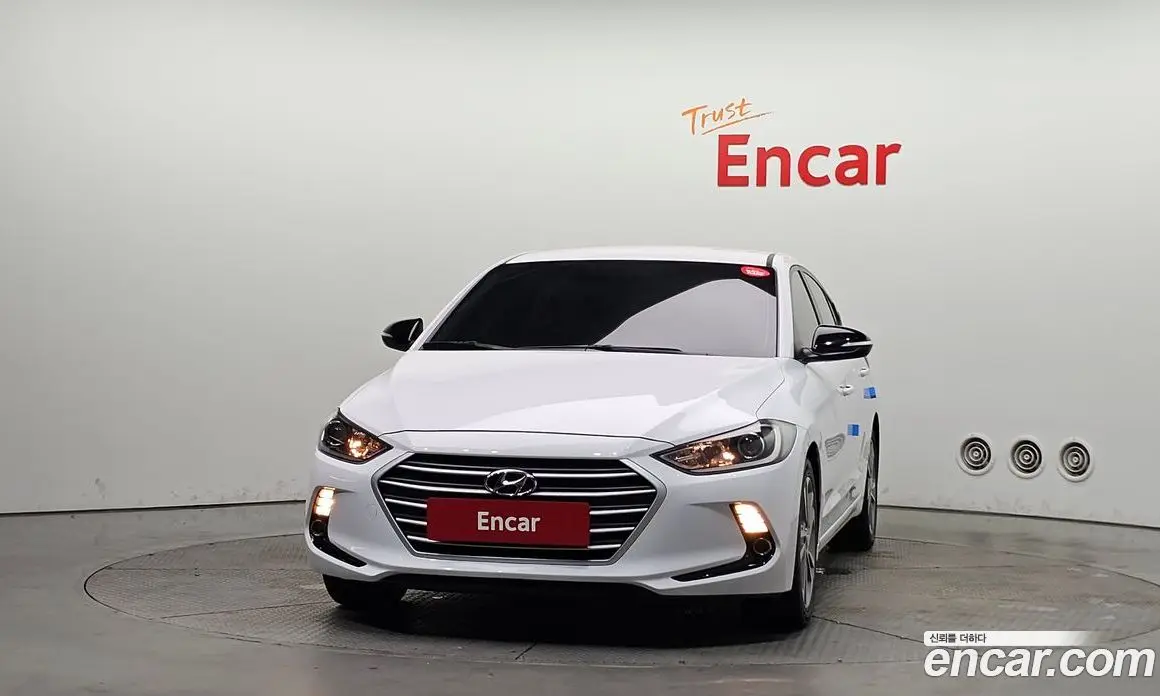 Hyundai Avante 2018 1.6 автомат (гидро), фото 3