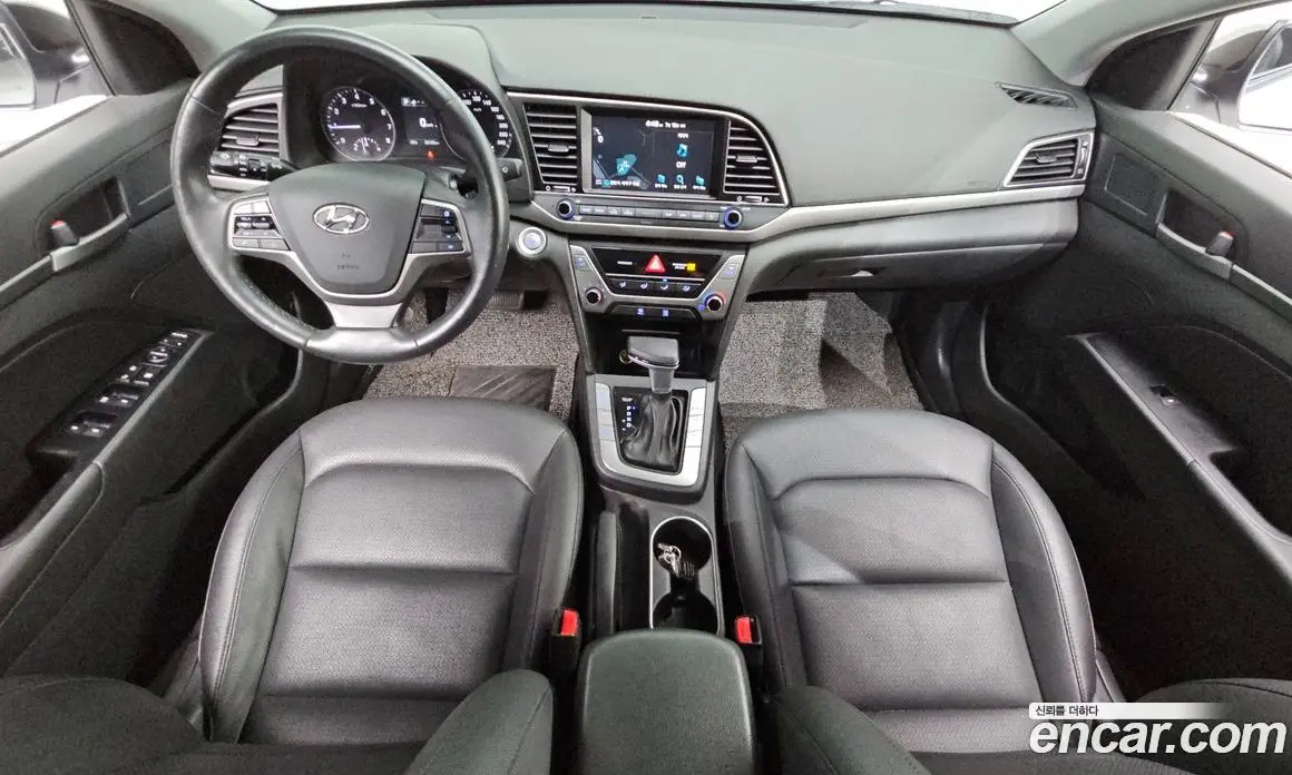 Hyundai Avante 2018 1.6 автомат (гидро), фото 7