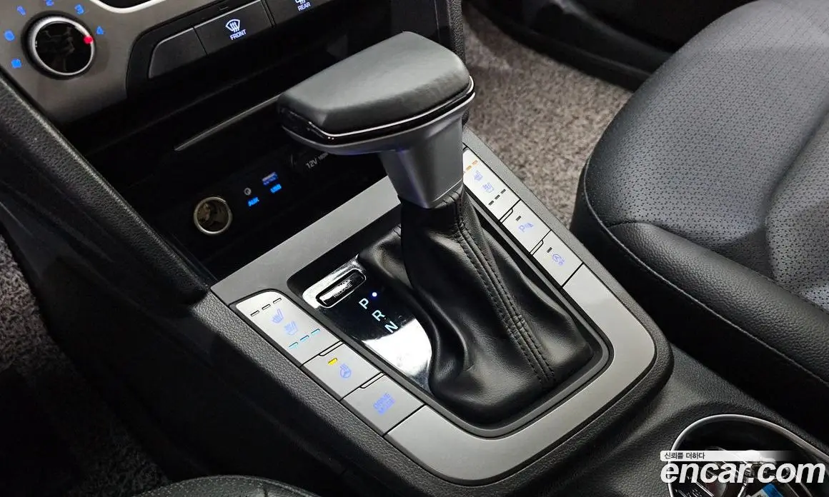 Hyundai Avante 2018 1.6 автомат (гидро), фото 9
