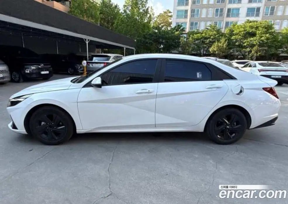 Hyundai Avante 2023 1.6 автомат (гидро), фото 5