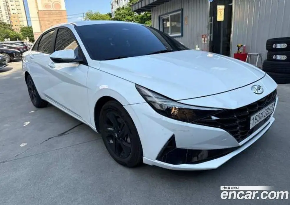 Hyundai Avante 2023 1.6 автомат (гидро), фото 8