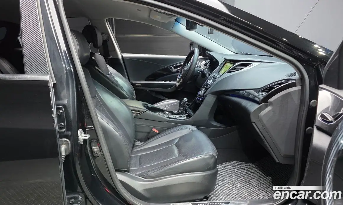 Hyundai Grandeur 2011 3.0 автомат (гидро), фото 11