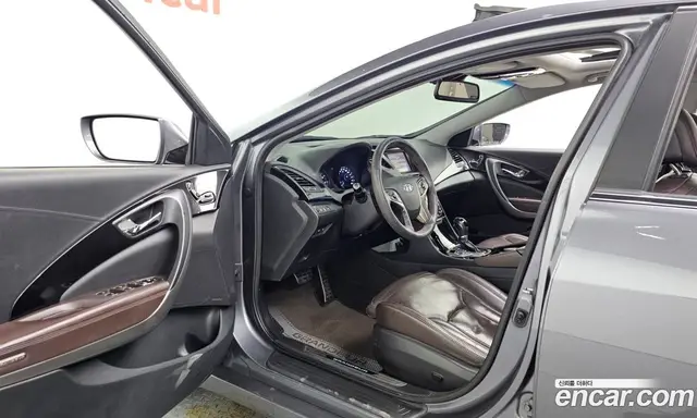 Hyundai Grandeur 2012 3.0 автомат (гидро), миниатюра 10 Hyundai Grandeur 2012 3.0 автомат (гидро), миниатюра 10