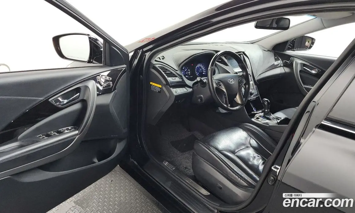 Hyundai Grandeur 2013 3.0 автомат (гидро), фото 13