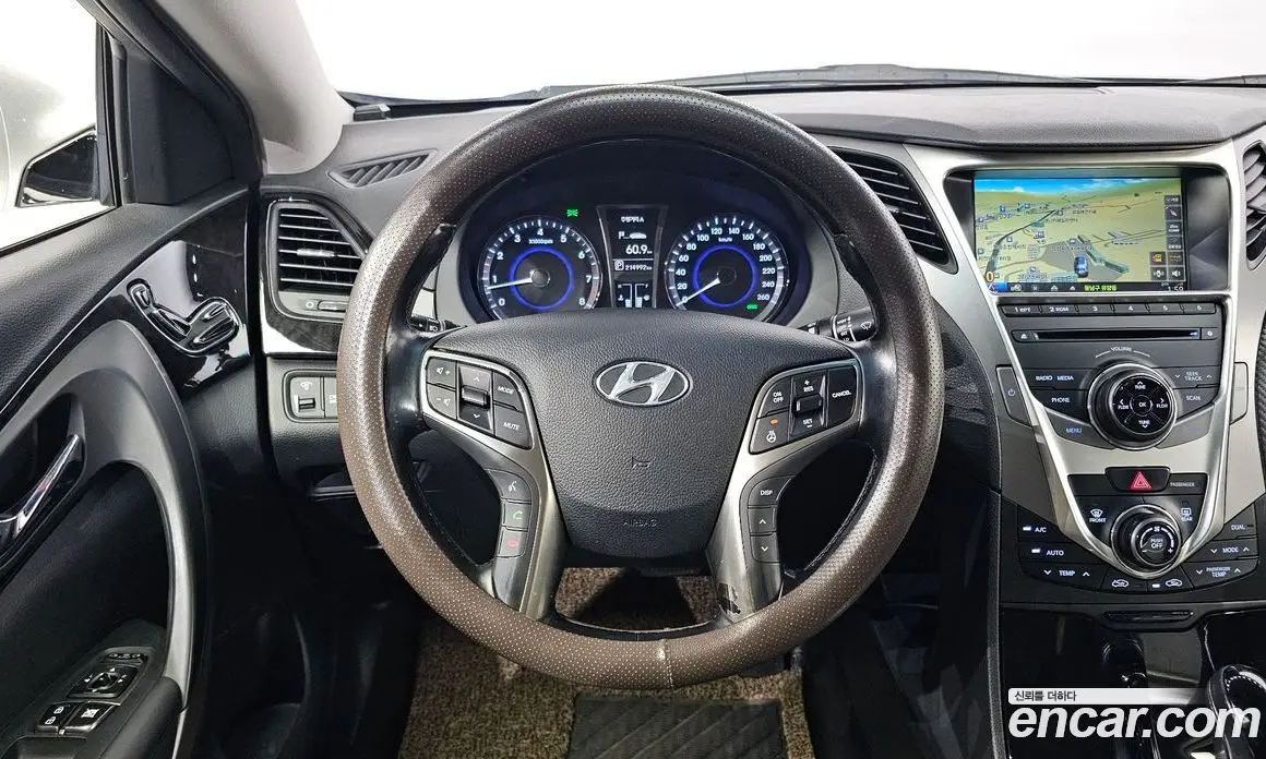 Hyundai Grandeur 2013 3.0 автомат (гидро), фото 15
