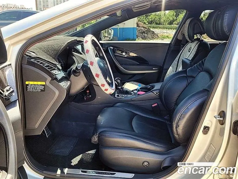 Hyundai Grandeur 2014 3.0 автомат (гидро), фото 11
