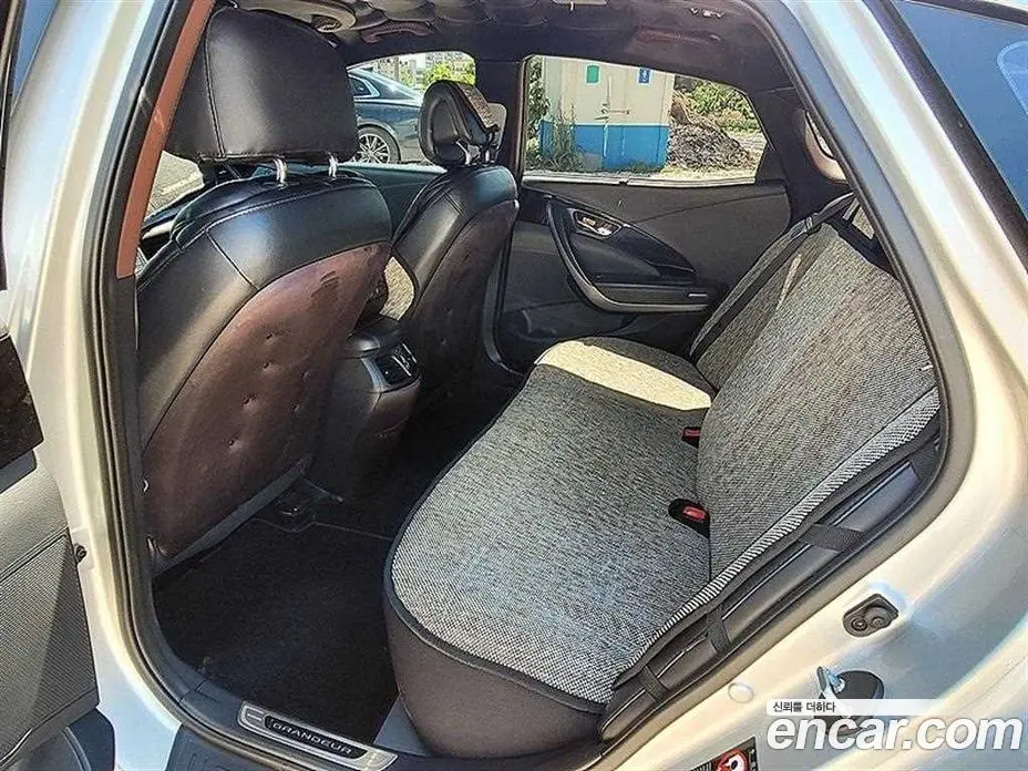 Hyundai Grandeur 2014 3.0 автомат (гидро), фото 12