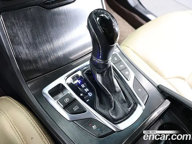 Hyundai Grandeur 2014 2.4 автомат (гидро), миниатюра 11