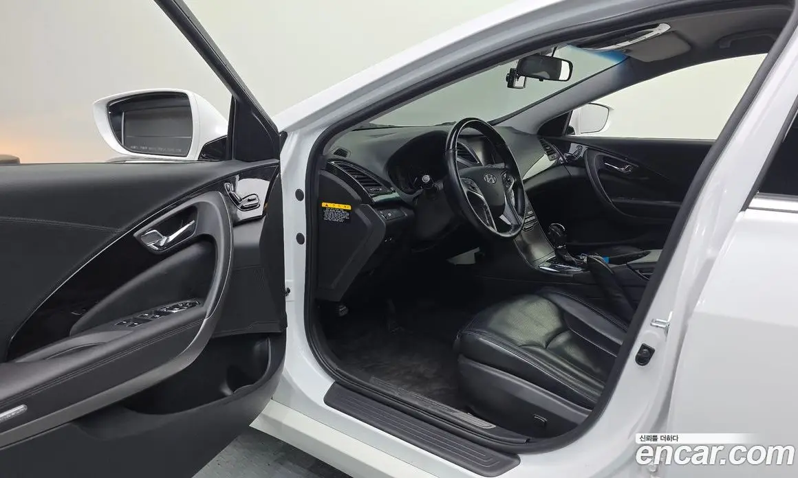 Hyundai Grandeur 2015 3.0 автомат (гидро), фото 13