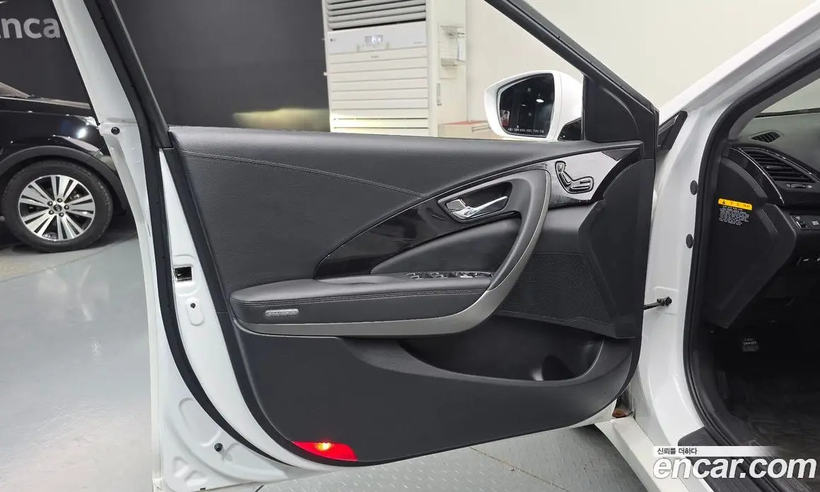 Hyundai Grandeur 2015 3.0 автомат (гидро), фото 14