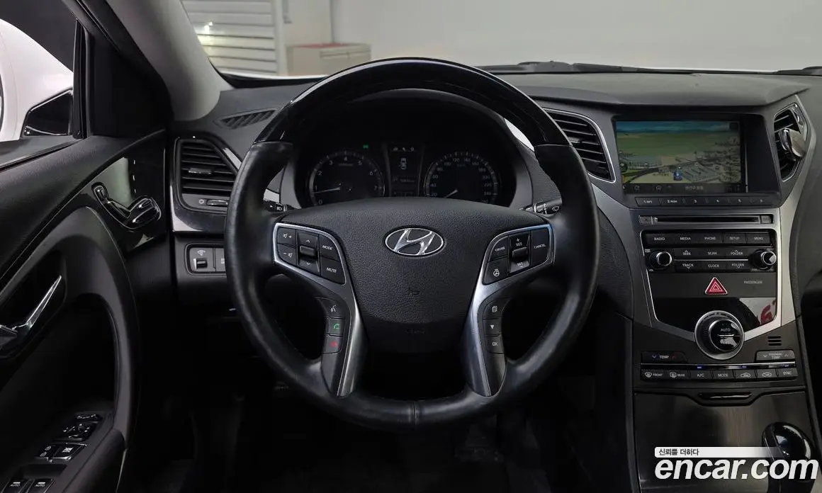 Hyundai Grandeur 2015 3.0 автомат (гидро), фото 19