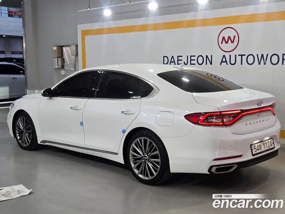 Hyundai Grandeur 2017 2.4 автомат (гидро), фото 3