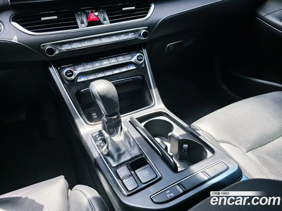 Hyundai Grandeur 2017 2.4 автомат (гидро), фото 11