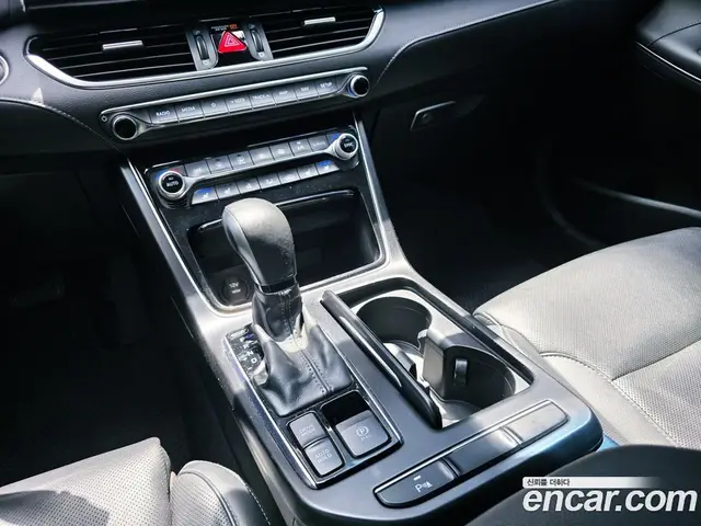 Hyundai Grandeur 2017 2.4 автомат (гидро), миниатюра 11