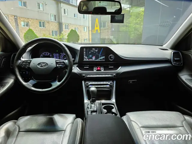 Hyundai Grandeur 2017 2.4 автомат (гидро), миниатюра 5