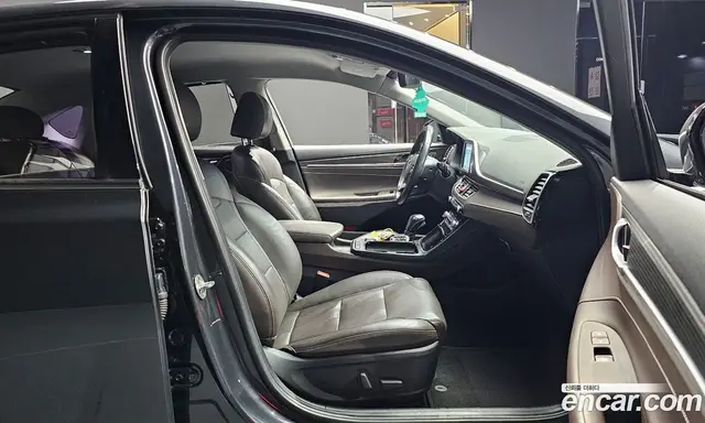 Hyundai Grandeur 2017 2.4 автомат (гидро), миниатюра 11 Hyundai Grandeur 2017 2.4 автомат (гидро), миниатюра 11