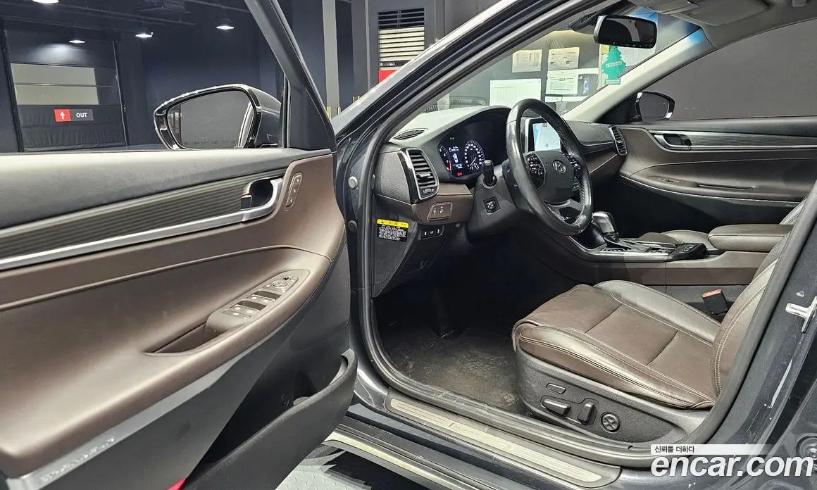 Hyundai Grandeur 2017 2.4 автомат (гидро), фото 10 Hyundai Grandeur 2017 2.4 автомат (гидро), фото 10
