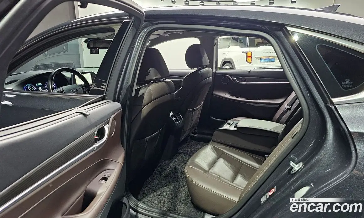 Hyundai Grandeur 2017 2.4 автомат (гидро), фото 12