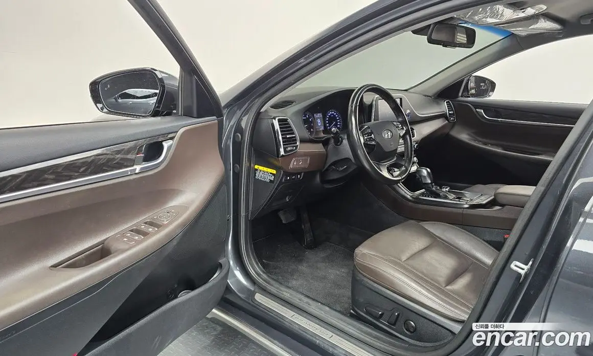 Hyundai Grandeur 2018 2.4 автомат (гидро), фото 16