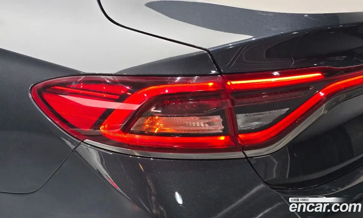 Hyundai Grandeur 2018 2.4 автомат (гидро), фото 9