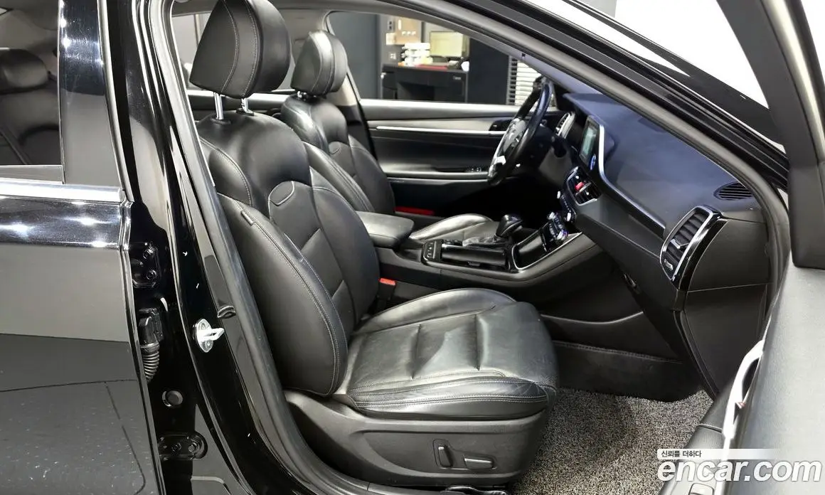 Hyundai Grandeur 2018 2.2 автомат (гидро), фото 16
