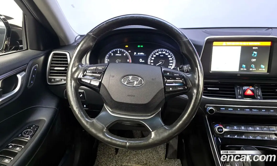 Hyundai Grandeur 2018 2.2 автомат (гидро), фото 18